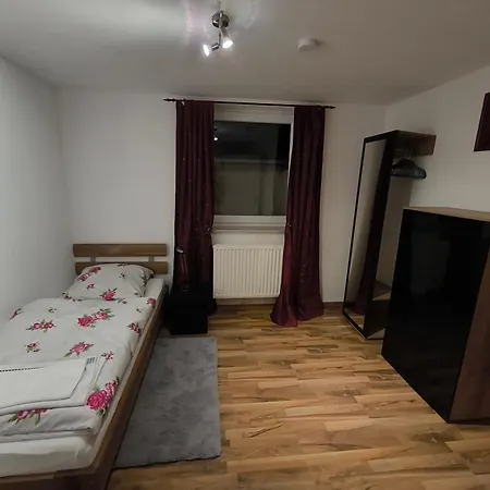 In Naehe Messe منزل للإقامة