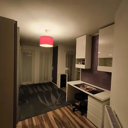 In Naehe Messe Quarto em Acomodações Particulares