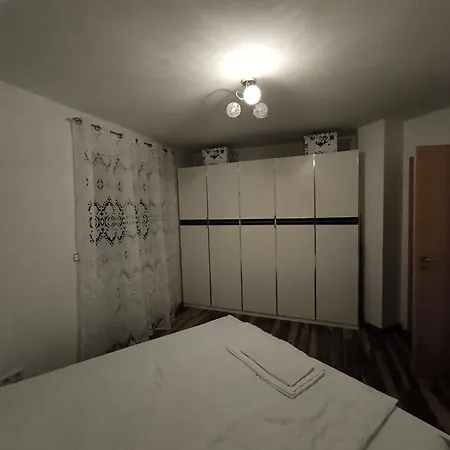 Quarto em Acomodações Particulares In Naehe Messe