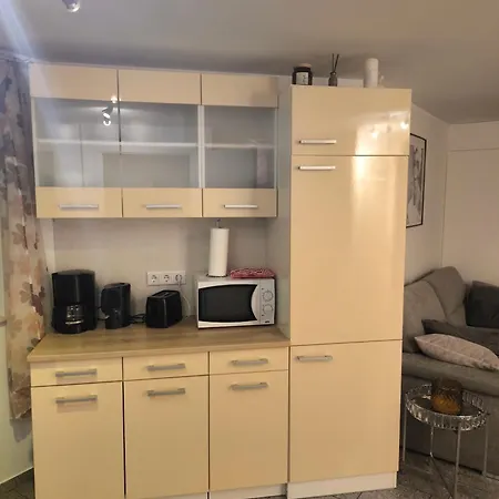 Quarto em Acomodações Particulares In Naehe Messe *